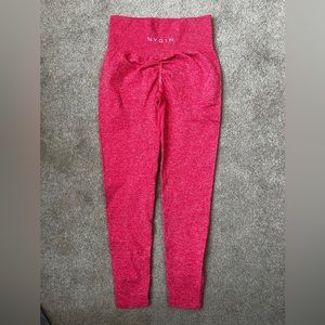 NVGTN scrunch butt leggings in candy apple red. NEW WITHOUT TAGS.